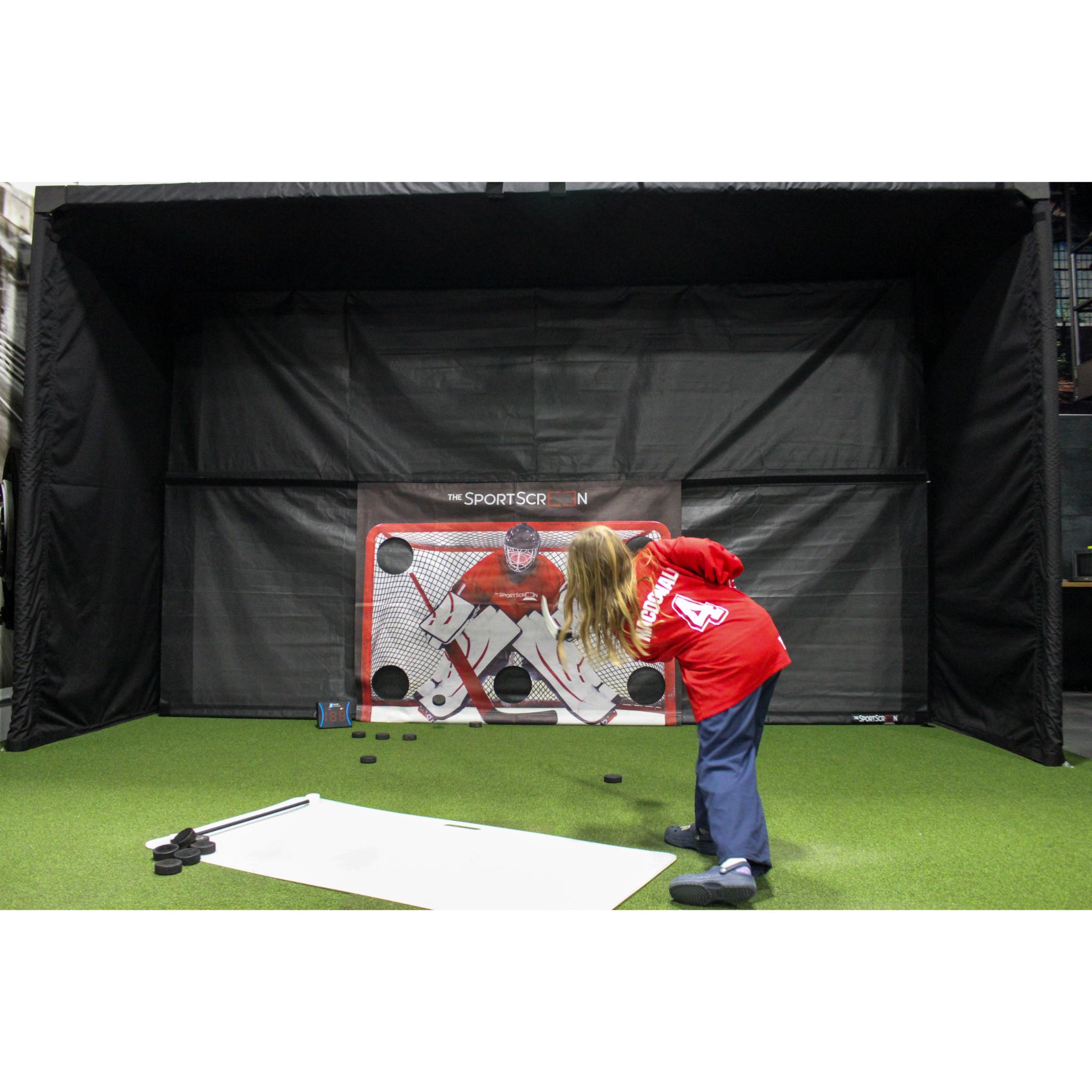 The SportScreen Parlour 16H  Golf Enclosure