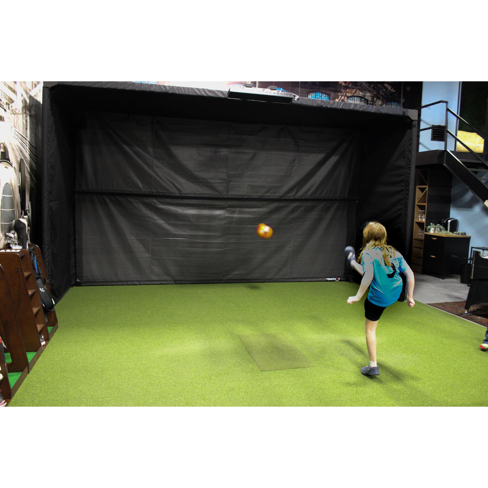 The SportScreen Parlour 16H  Golf Enclosure