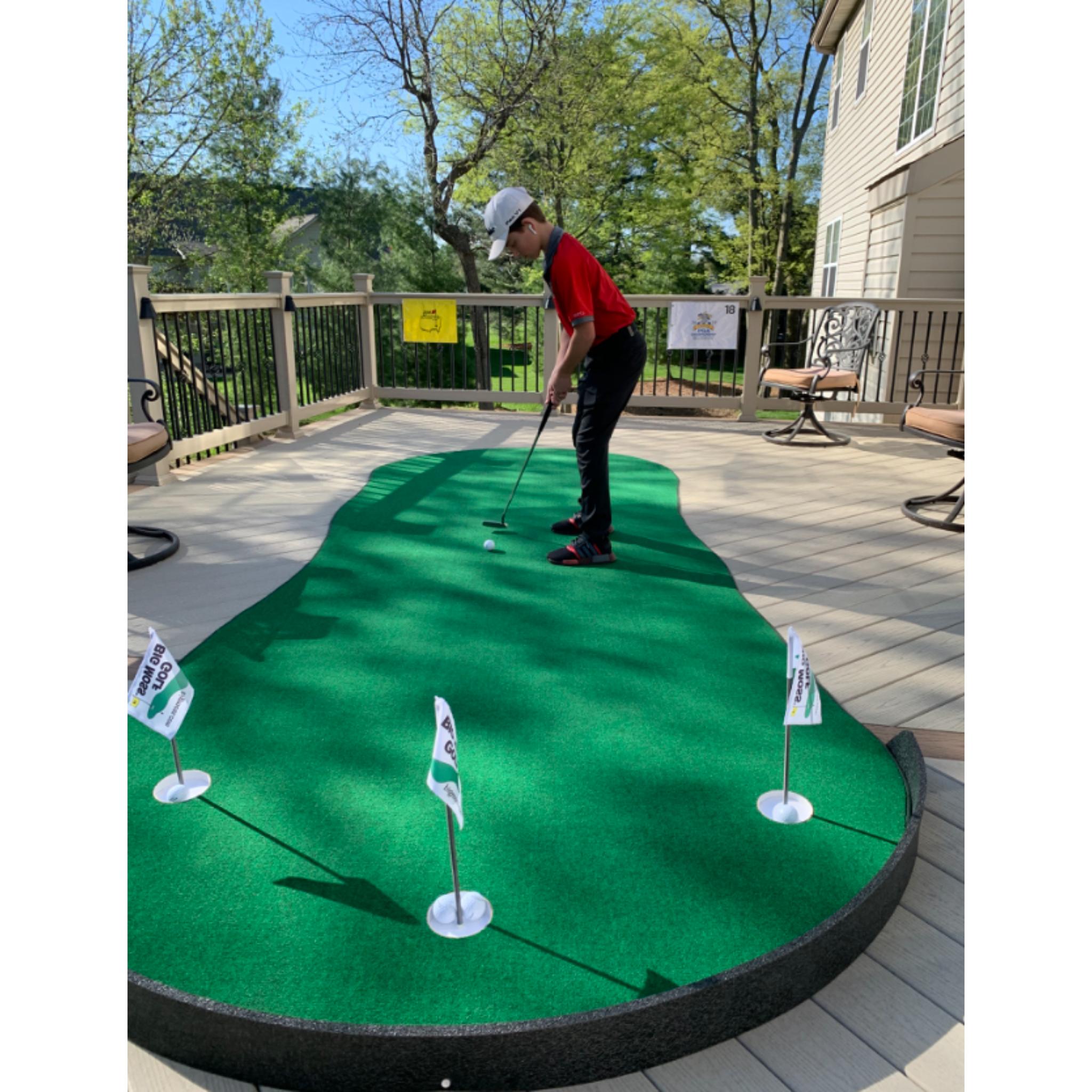 Big Moss The Admiral Putting Green